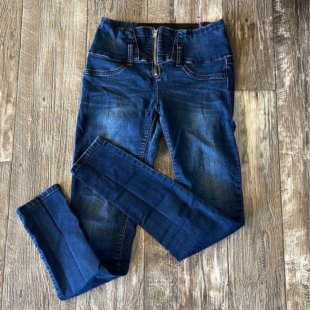 Sneak peek Sexy Blue jeans, Small